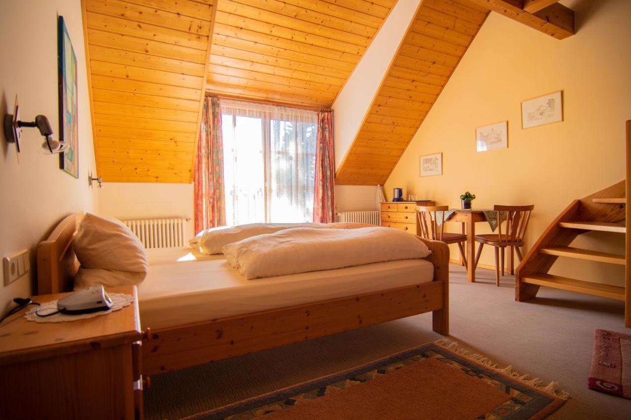 Gaestehaus Hellmer Нойштадт-ан-дер-Вайнштрасе Экстерьер фото
